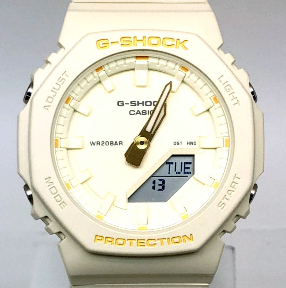 GMA-P2100W-7A 国際女性デー記念モデル カシオーク ミッドサイズ