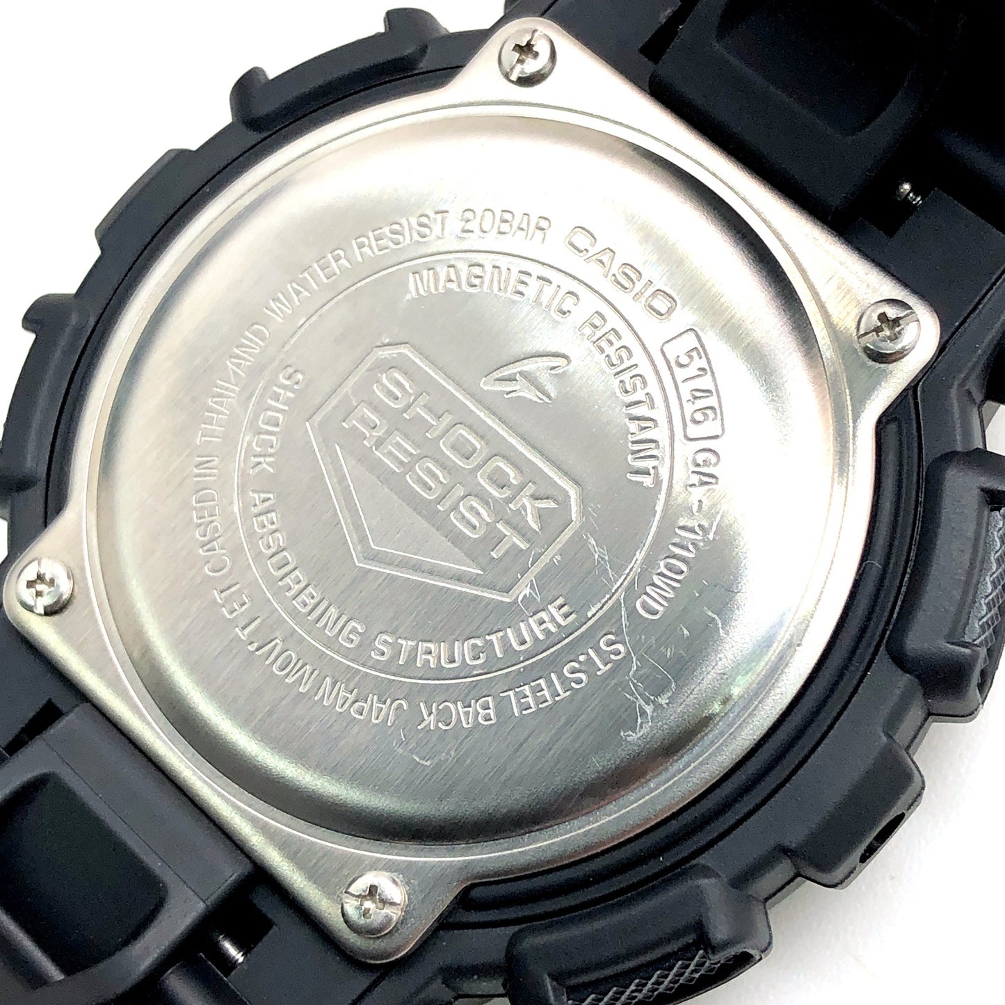 GA-110WD-1A ブラック&ブリリアントホワイト