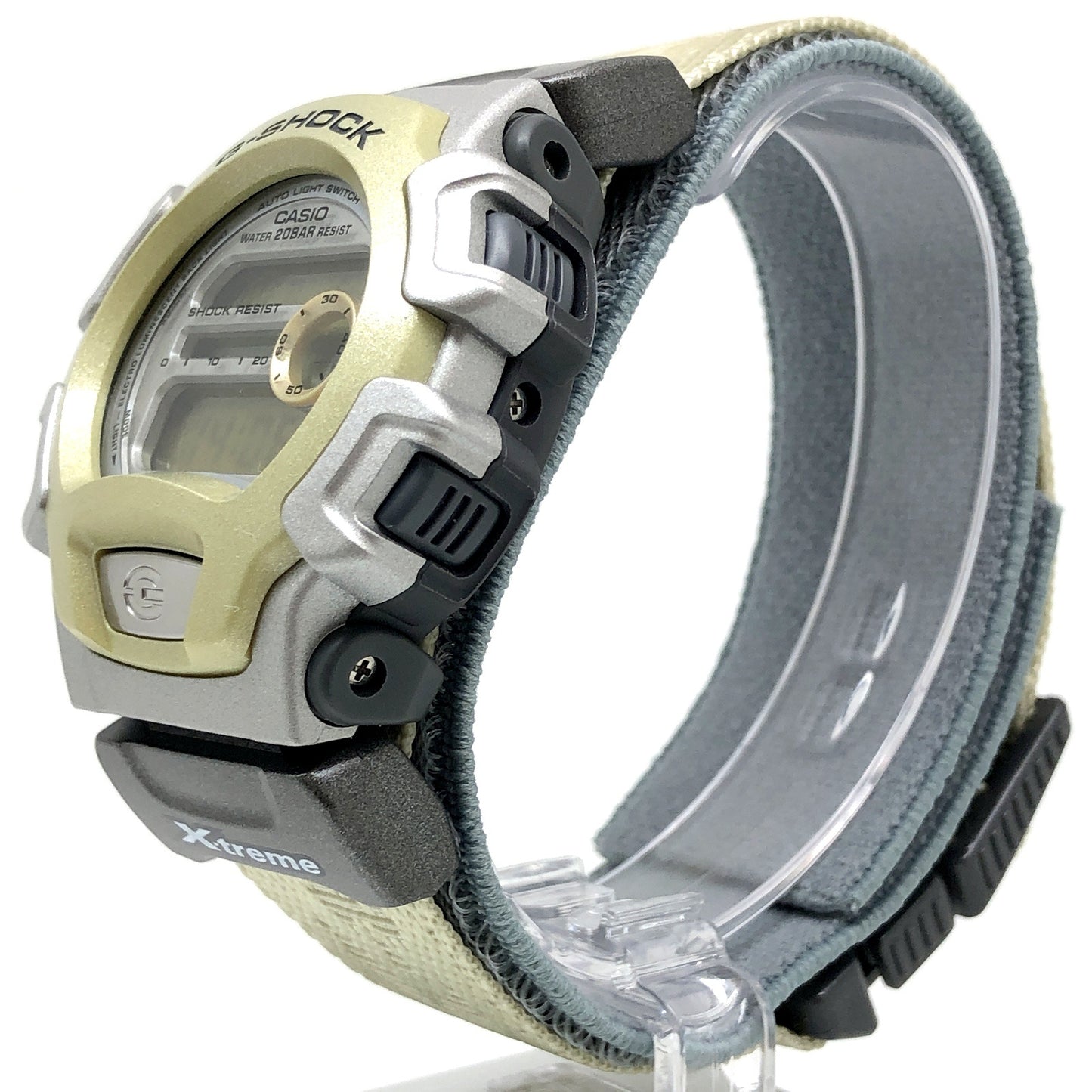 DW-004X-9BT エクストリーム メタリック シルバー×ゴールド