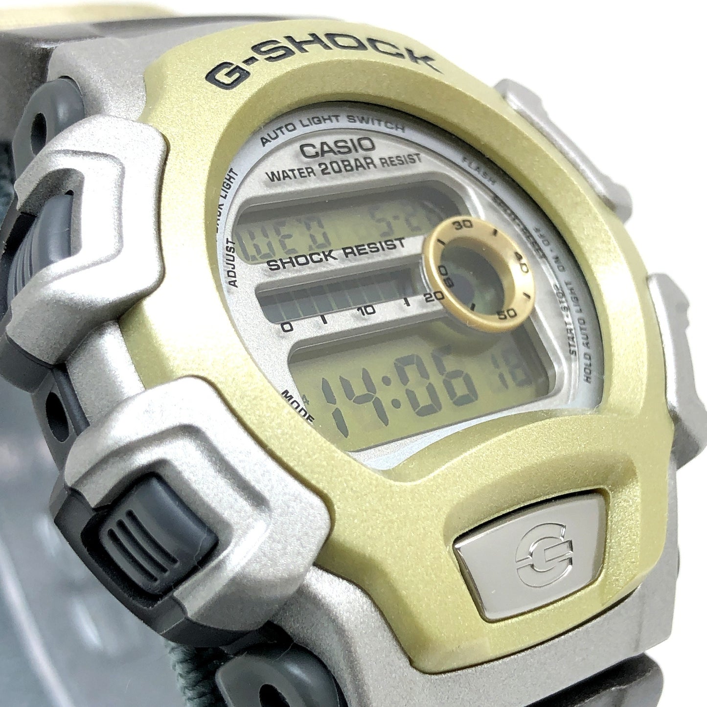 DW-004X-9BT エクストリーム メタリック シルバー×ゴールド