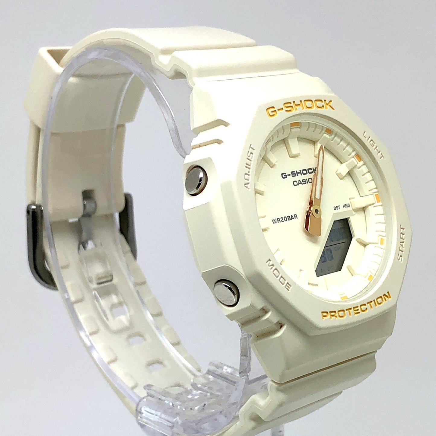 GMA-P2100W-7A 国際女性デー記念モデル カシオーク ミッドサイズ
