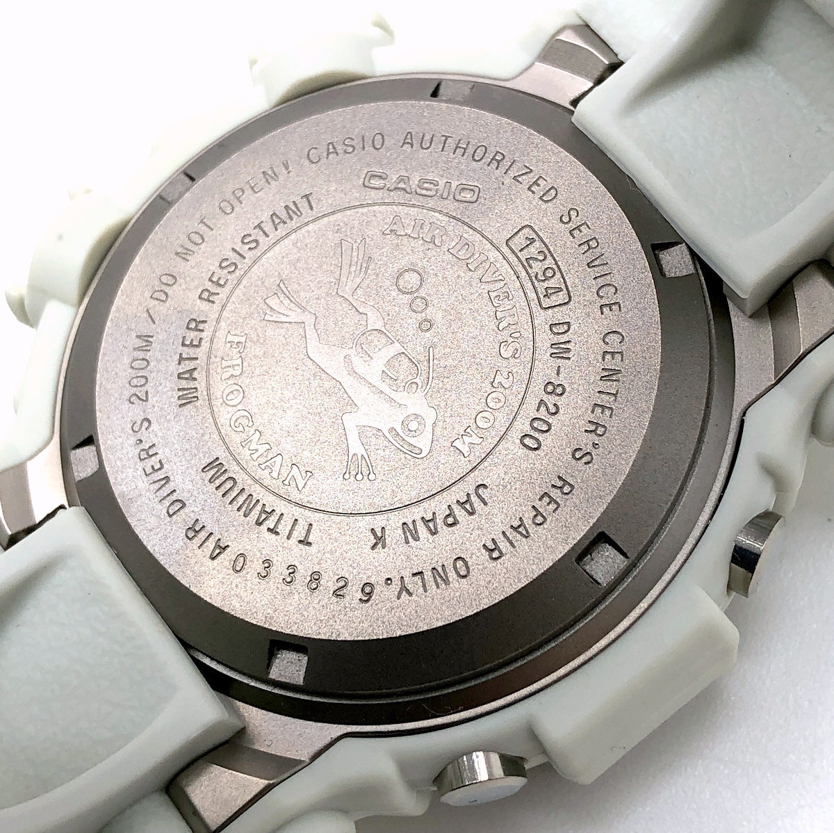 DW-8200LG-8 フロッグマン メンインホワイトグレー