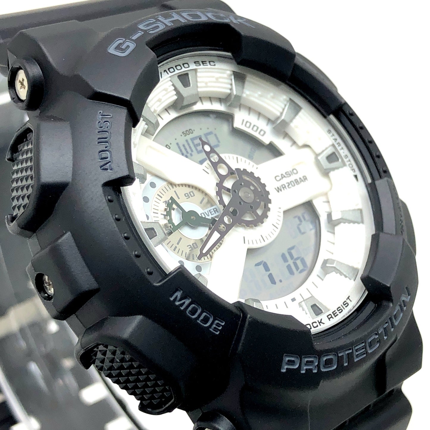 GA-110WD-1A ブラック&ブリリアントホワイト