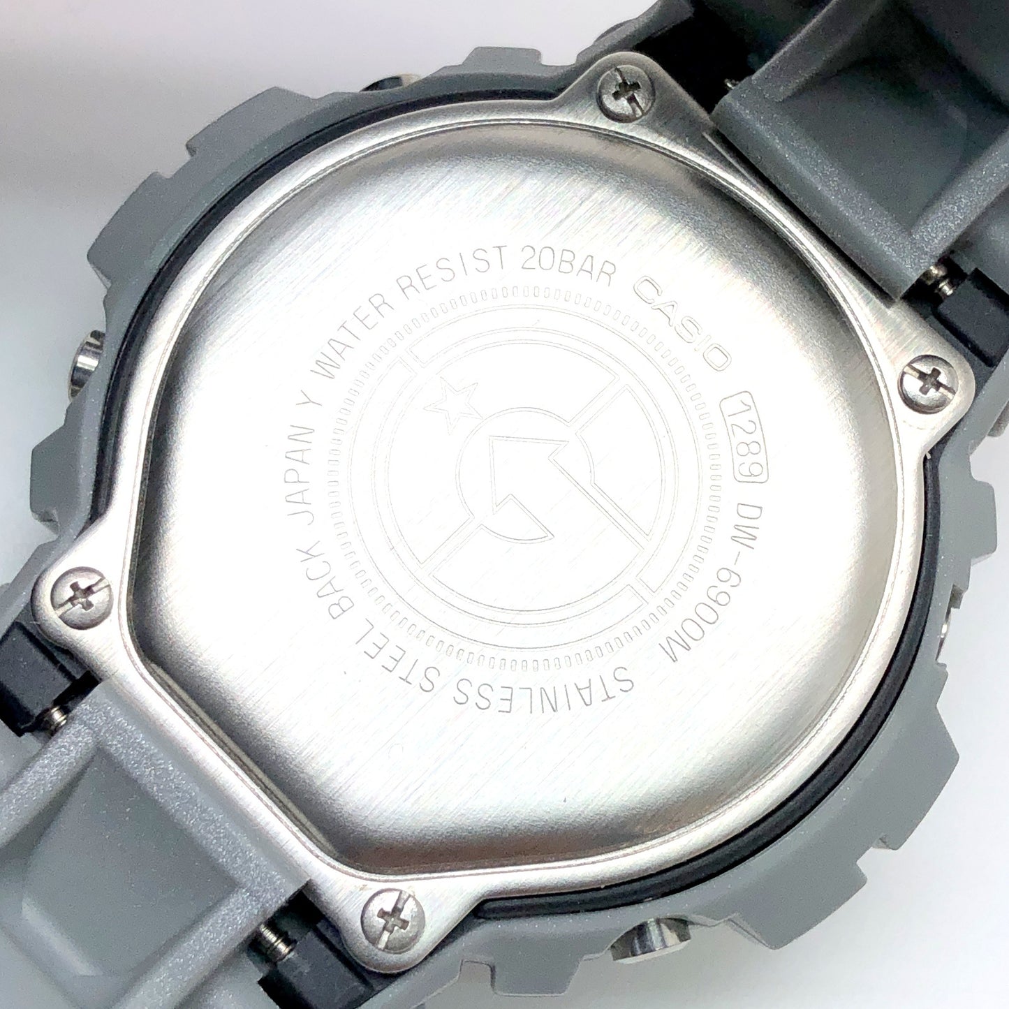 DW-6900M-8T エリックヘイズ シルバーメタリック