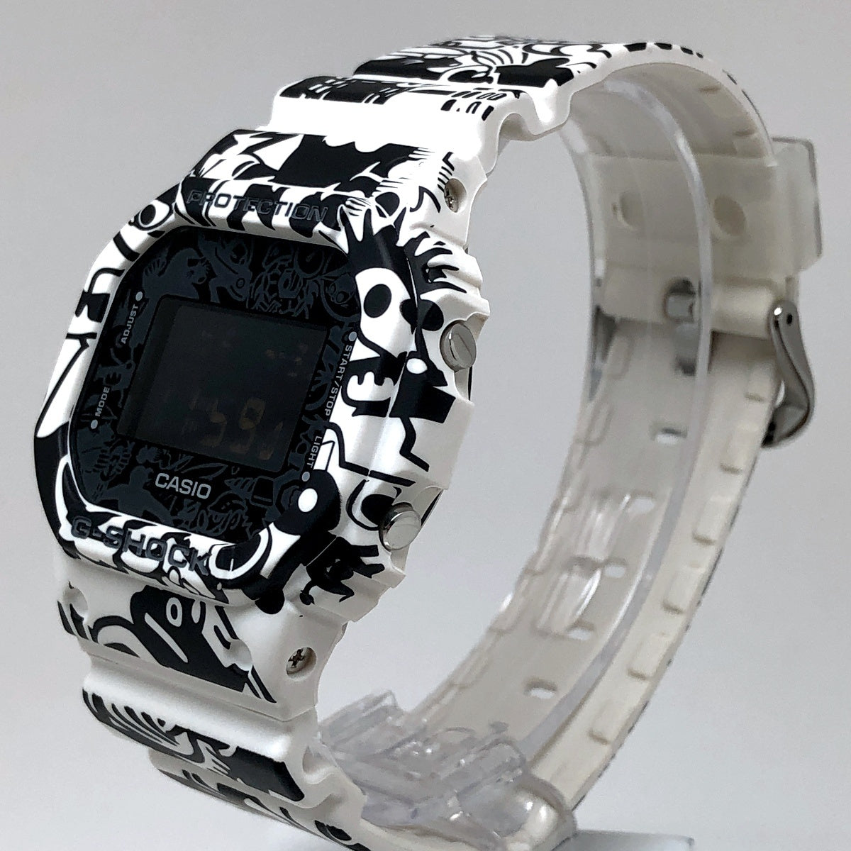 DW-5600GU-7 G-UNIVERSE 歴代キャラクタープリント
