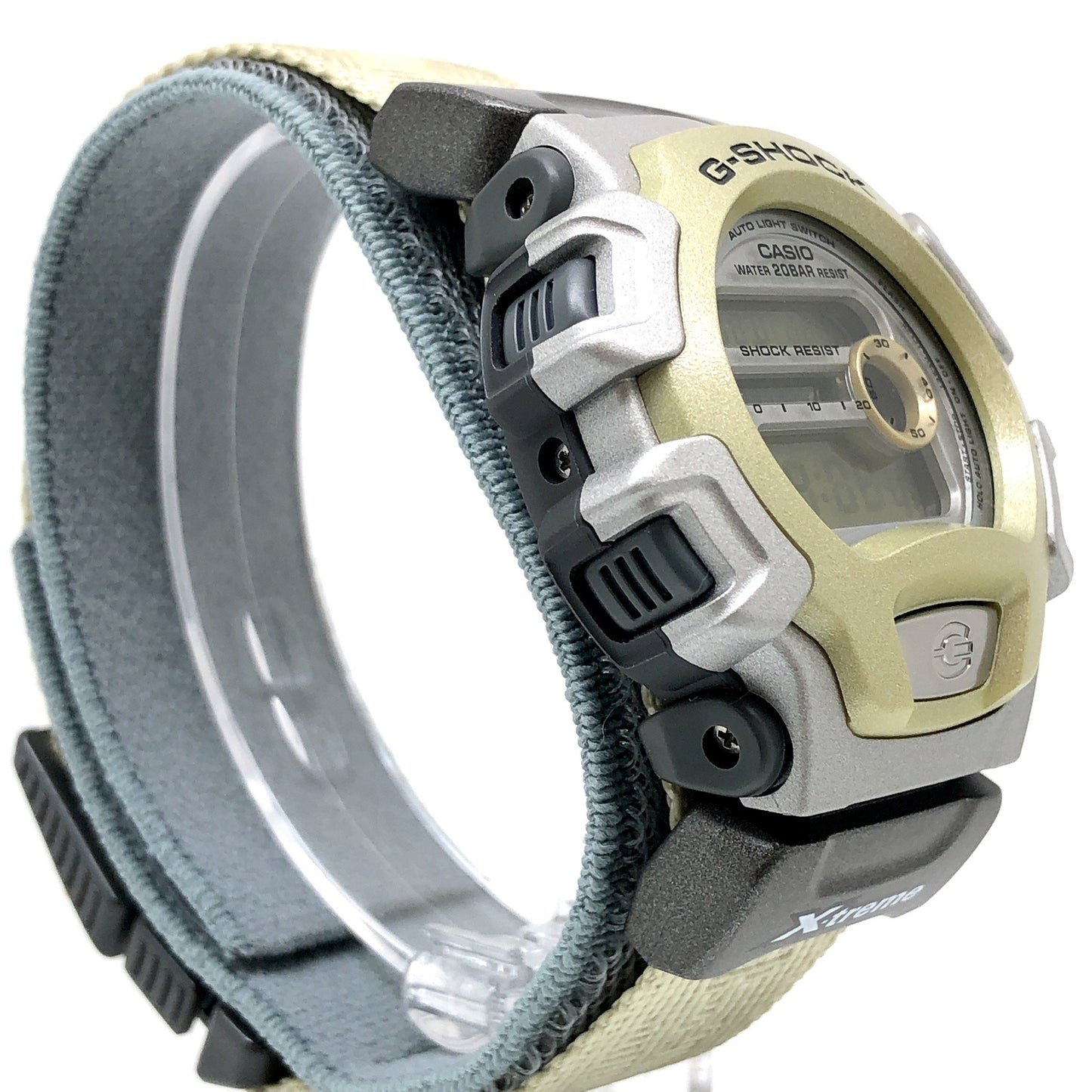 DW-004X-9BT エクストリーム メタリック シルバー×ゴールド
