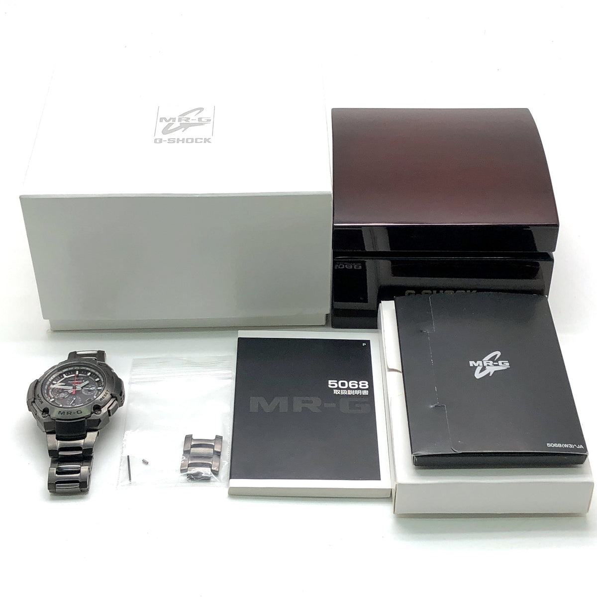 MRG-8100B-1A MR-G 電波ソーラー 5モータークロノグラフ