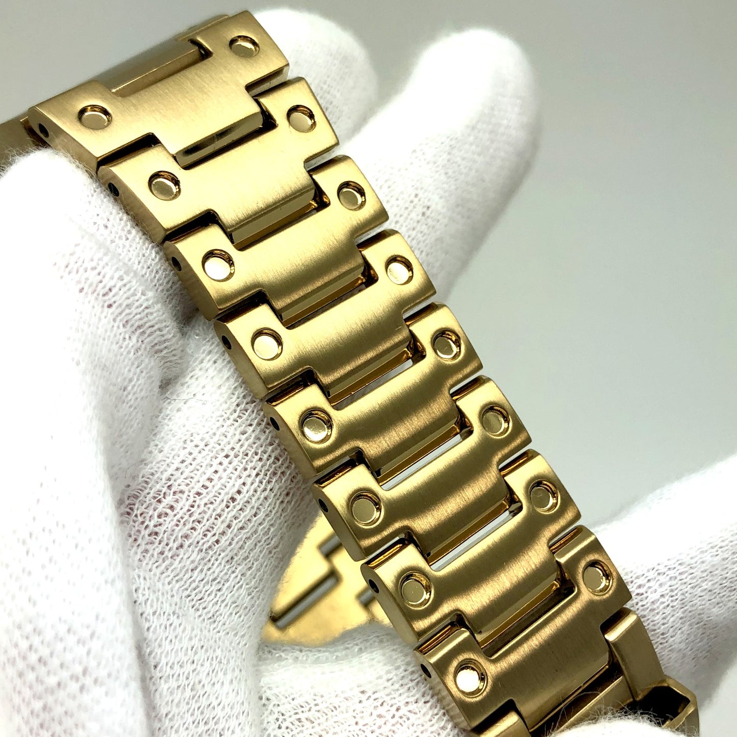 GMW-B5000GD-9JF