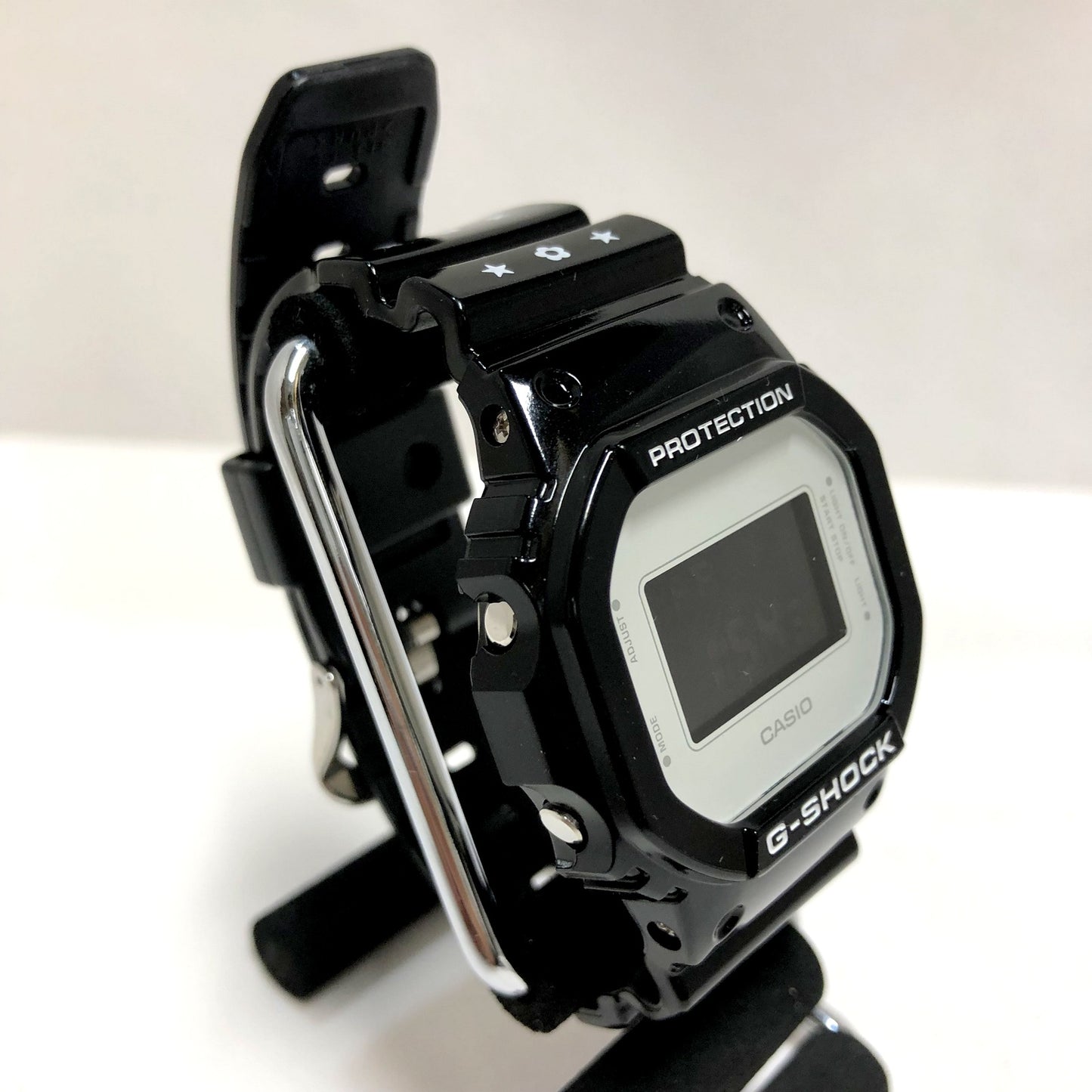 DW-5600MT MEDICOM TOY