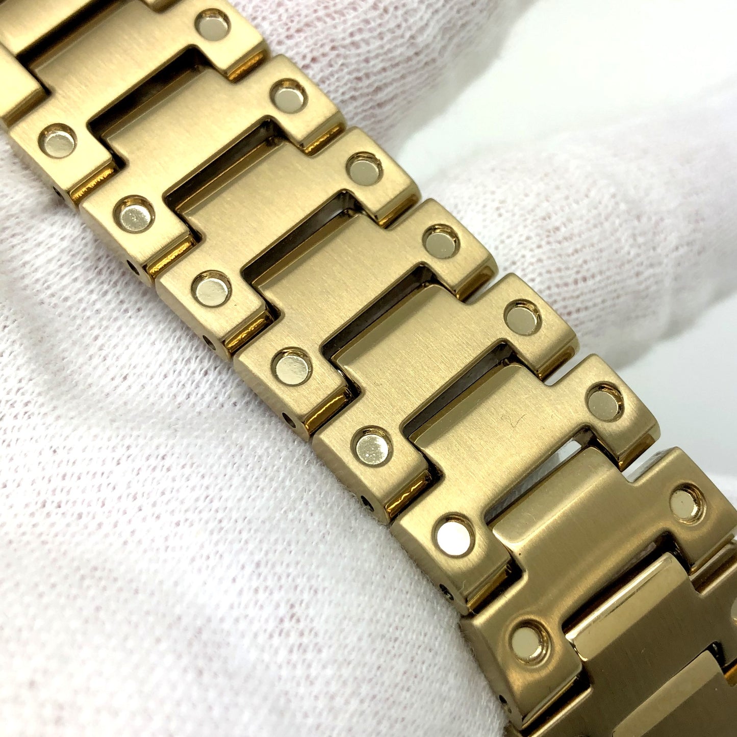GMW-B5000GD-9JF