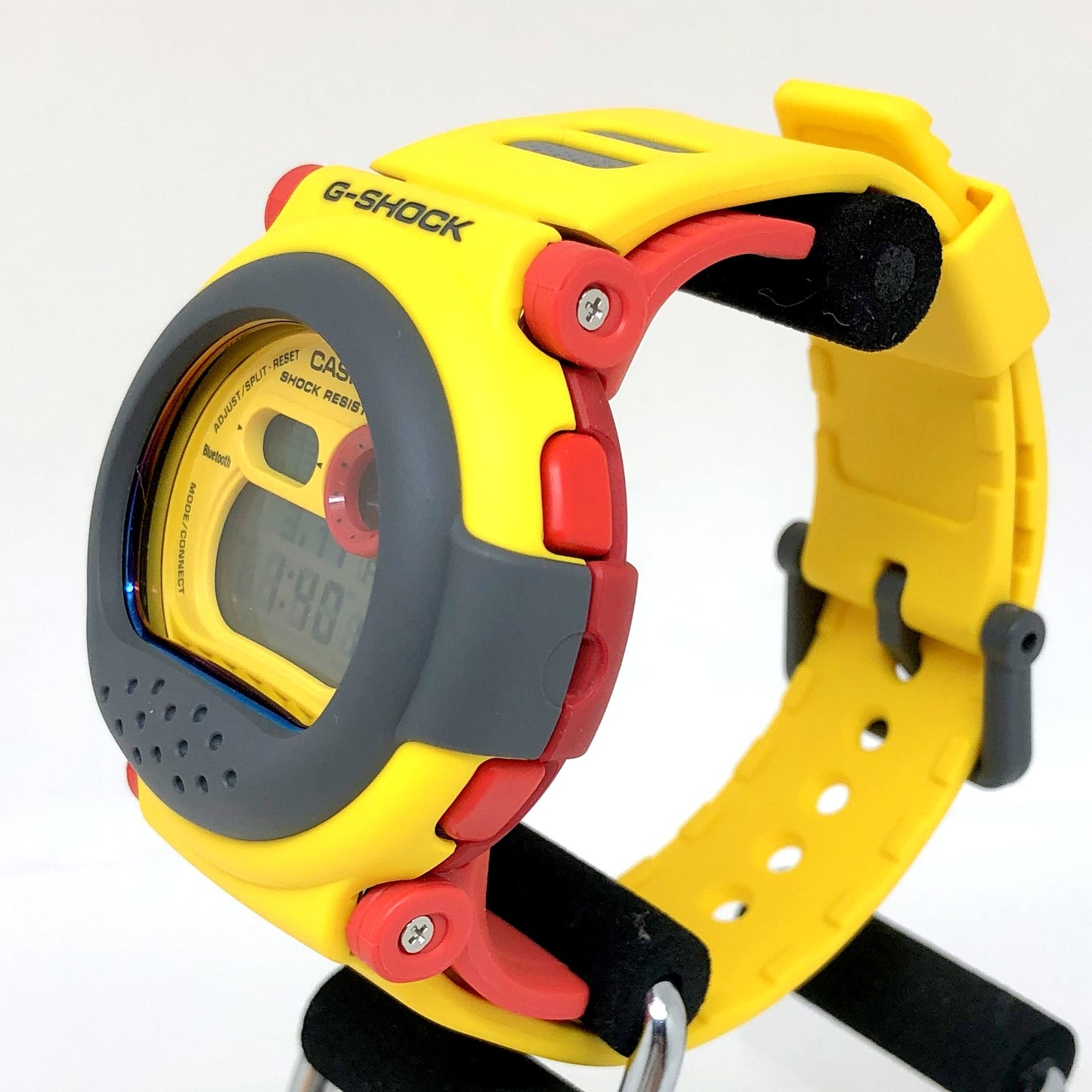 G-B001MVE-9JR