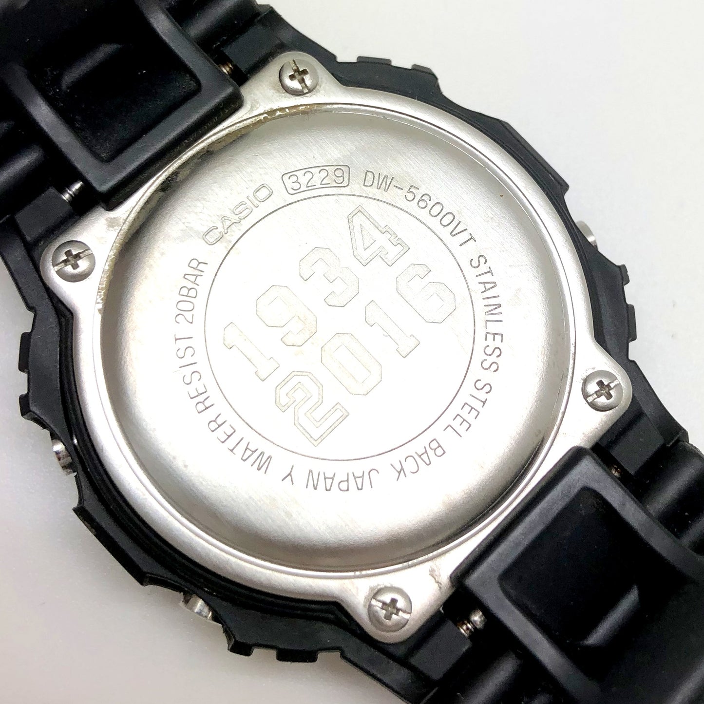 DW-5600YG-1JR Yomiuri Giants