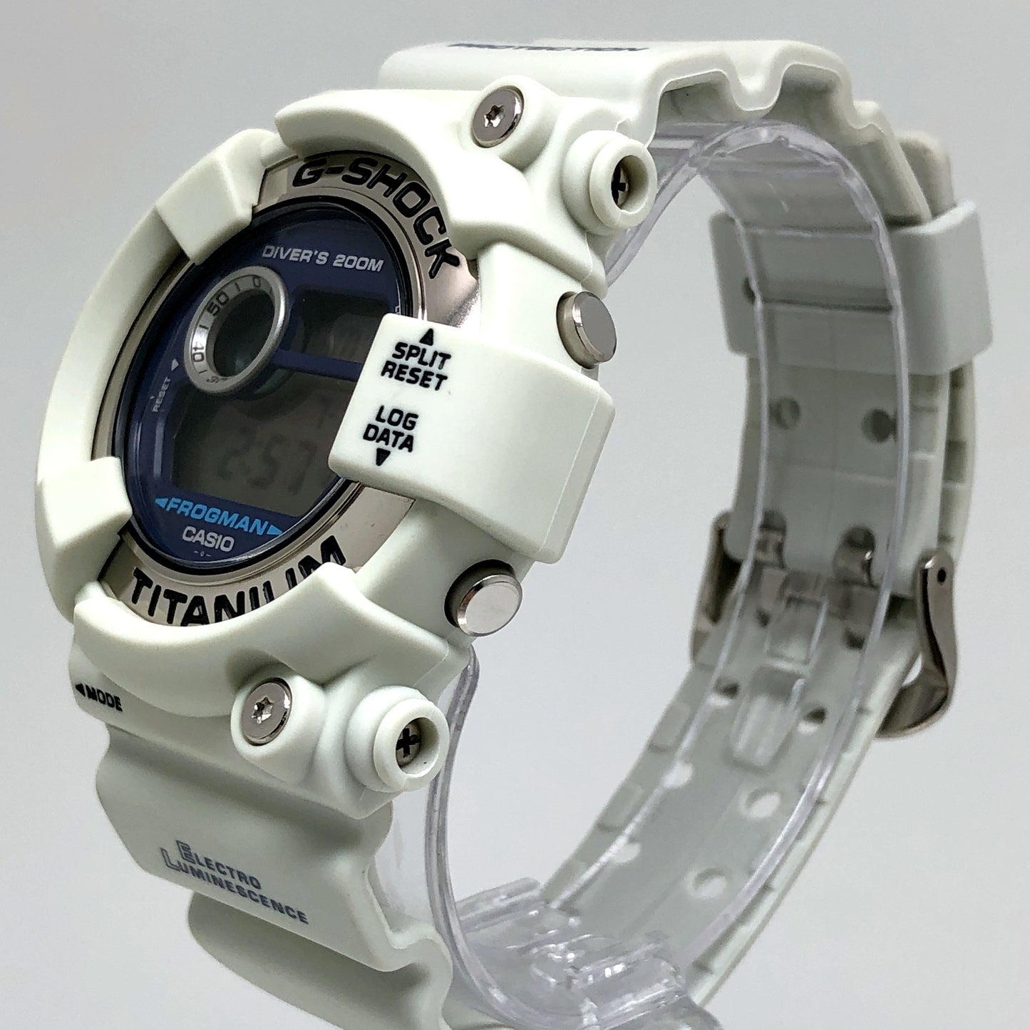 DW-8200LG-8 フロッグマン メンインホワイトグレー