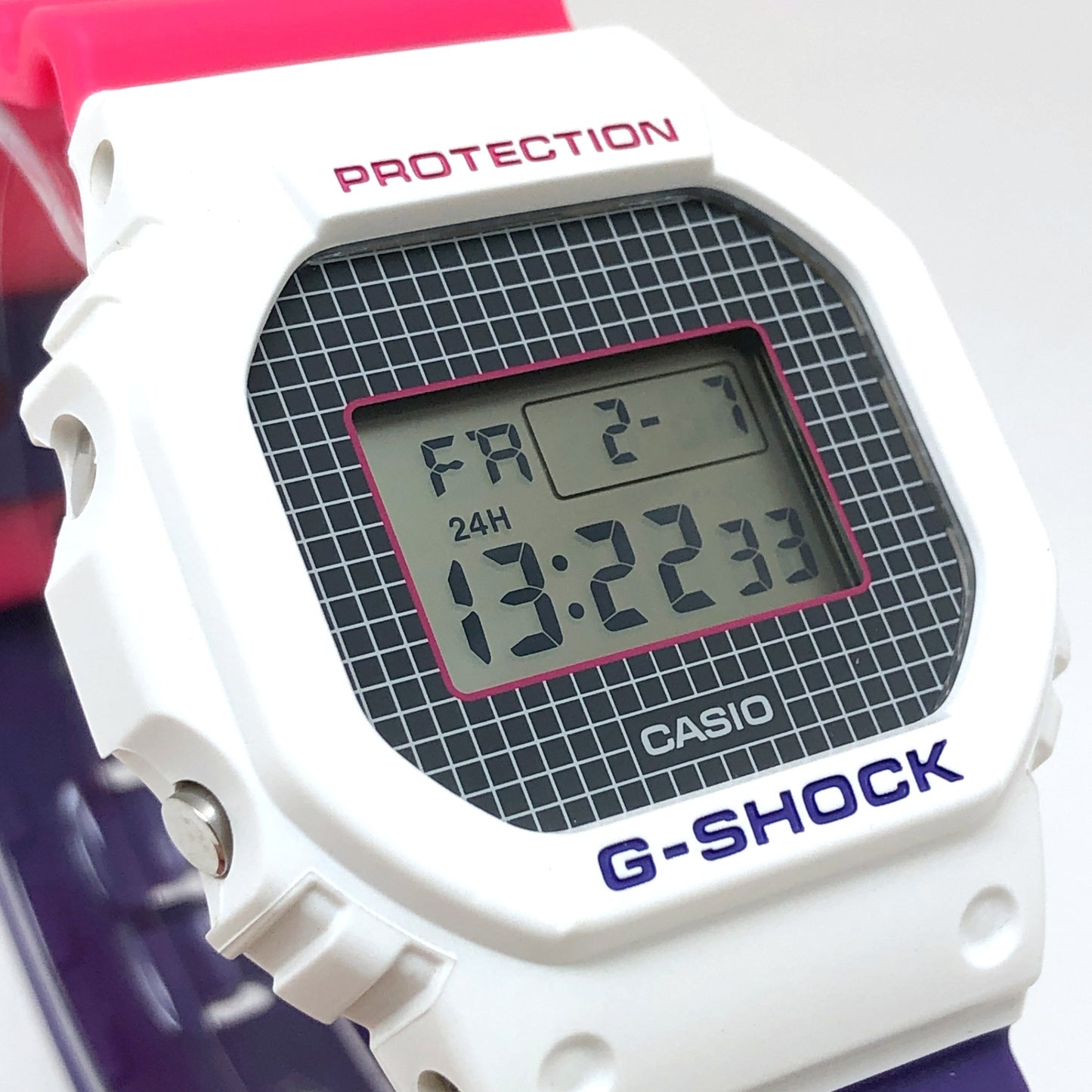 DW-5600THB-7 Throwback 1990s BABY-G25周年記念ロゴカラー