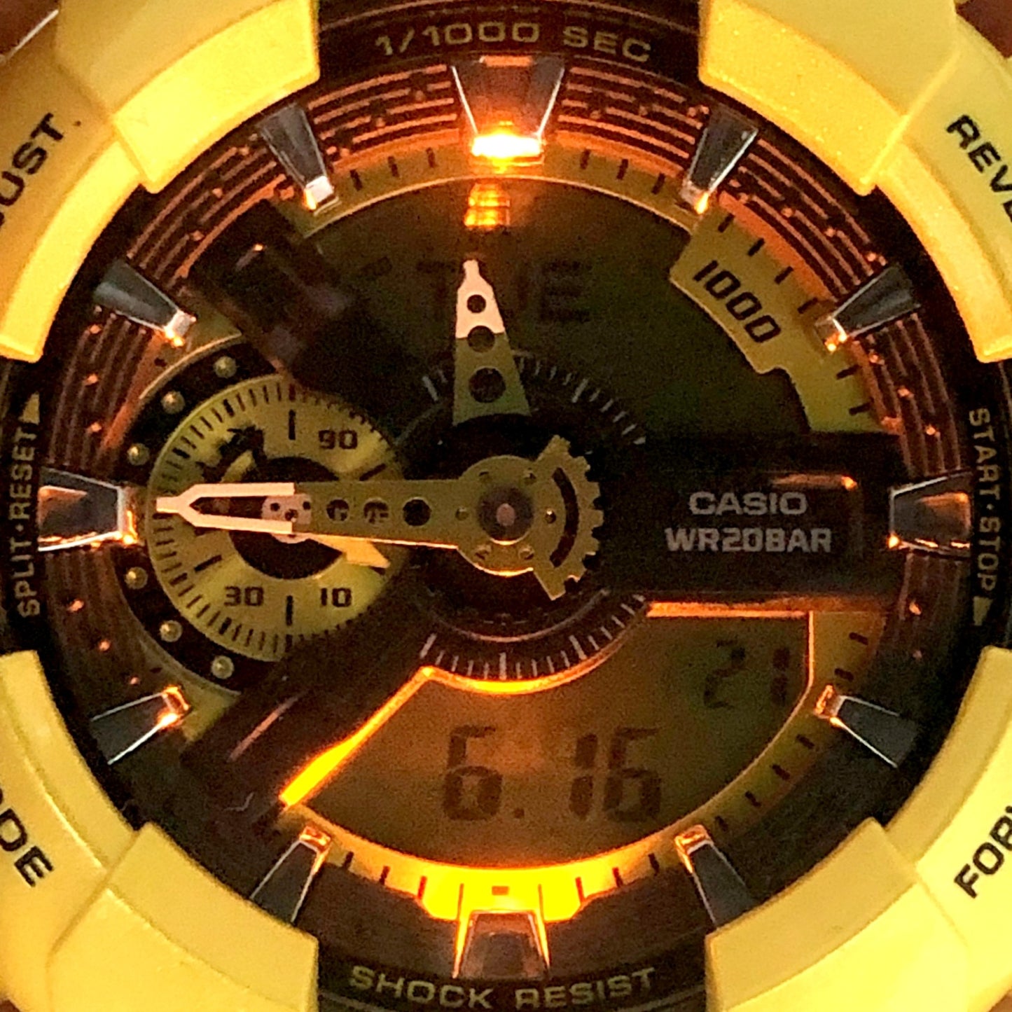 GA-110NM-9 イエローメタリックカラー