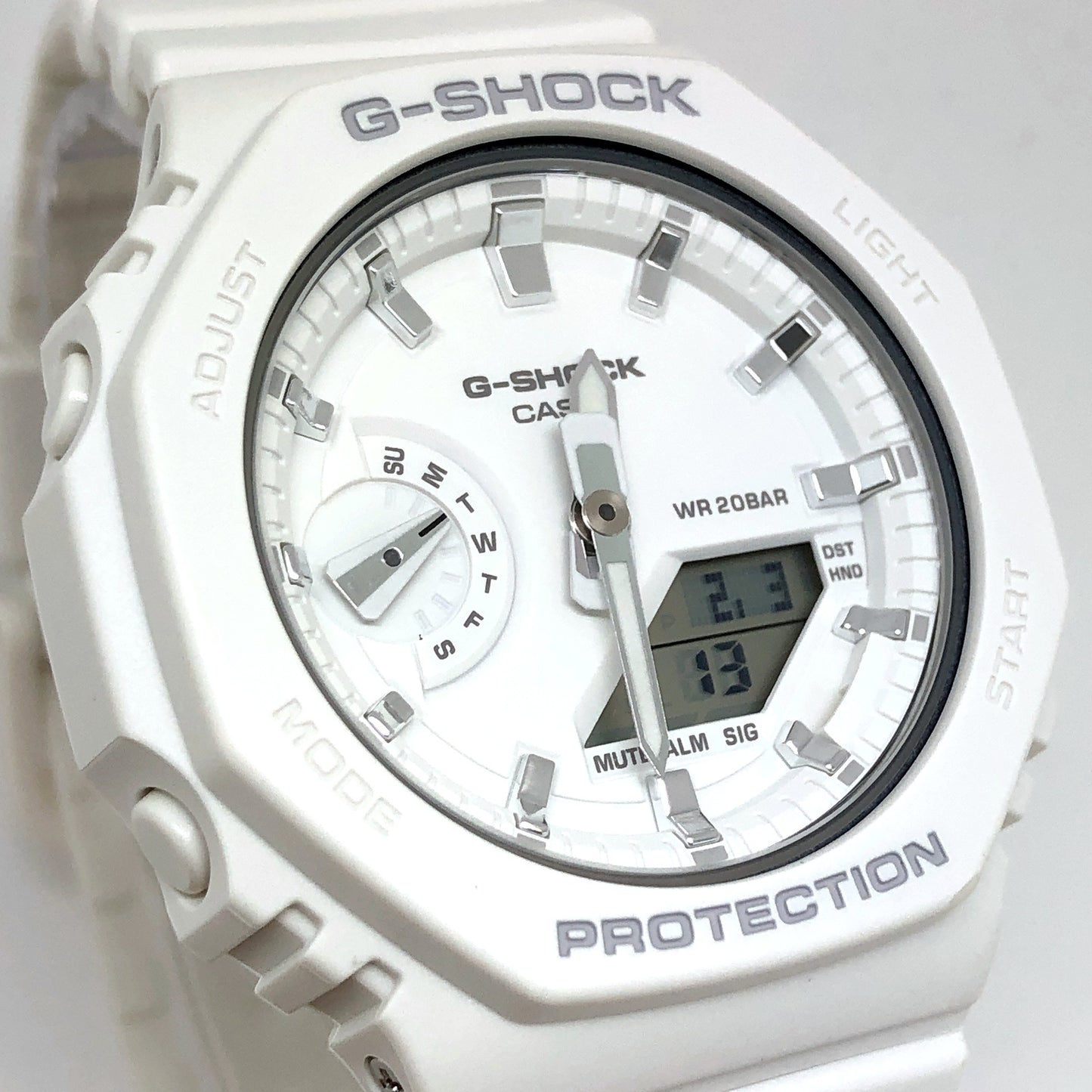 GMA-S2100-7A カシオーク ミッドサイズモデル ホワイト×ホワイト