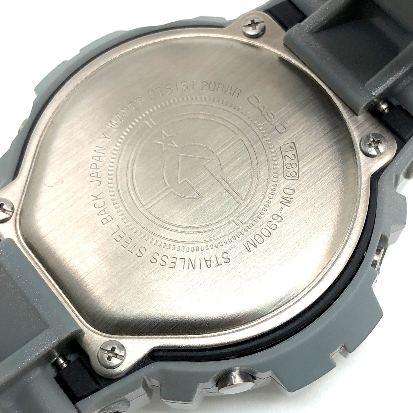 DW-6900M-8T エリックヘイズ シルバーメタリック