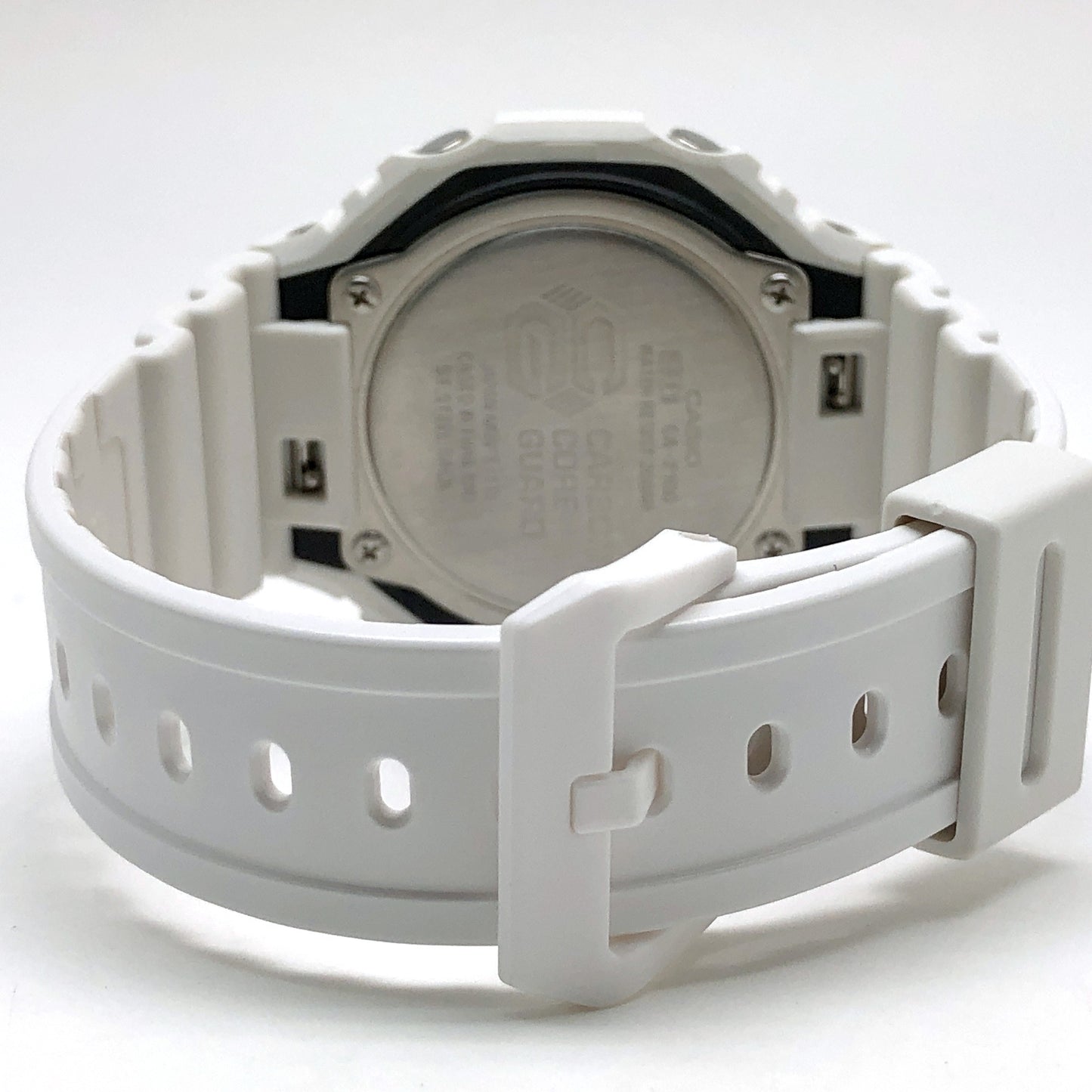 GA-2100-7A オクタゴン カシオーク ホワイト×ブラック