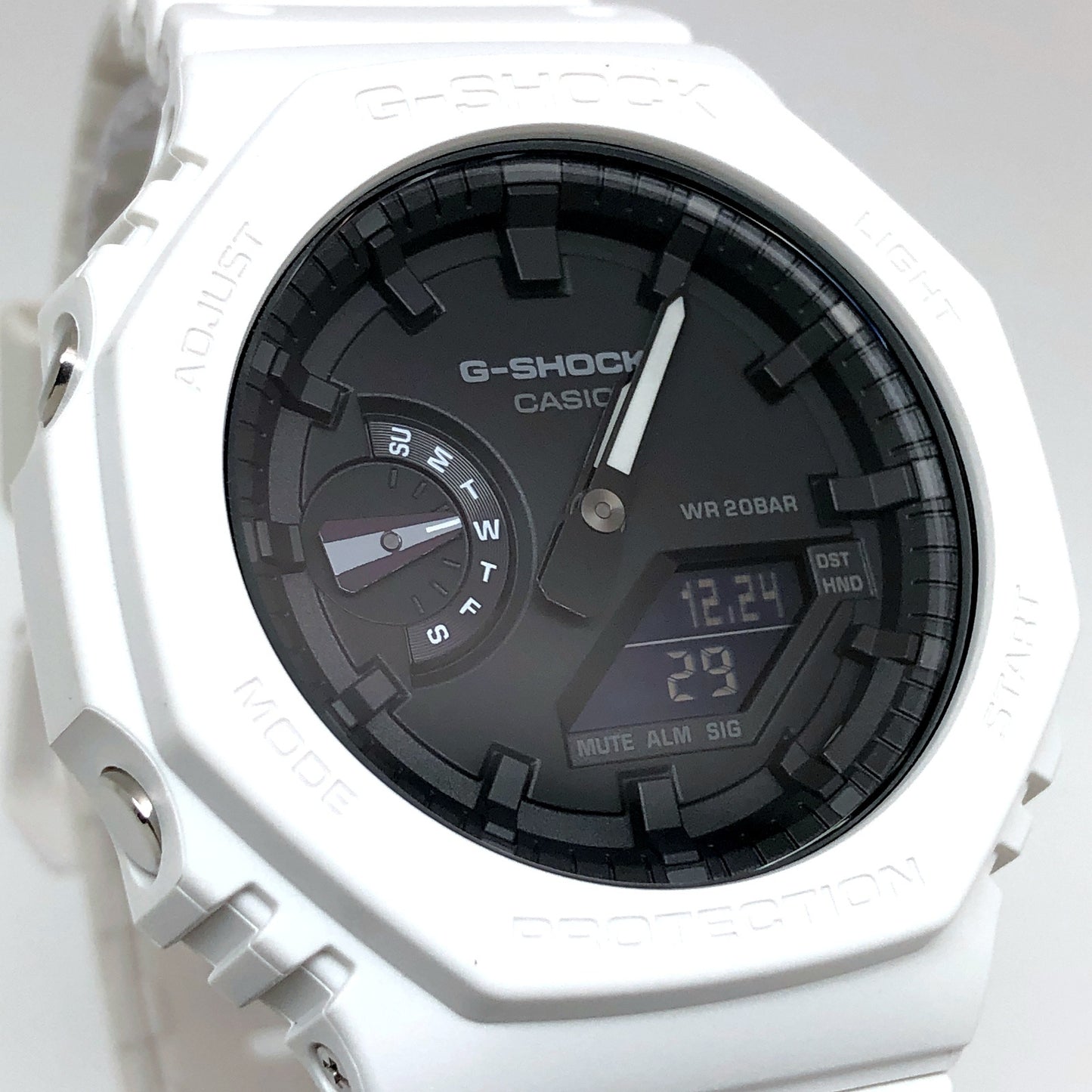 GA-2100-7A オクタゴン カシオーク ホワイト×ブラック