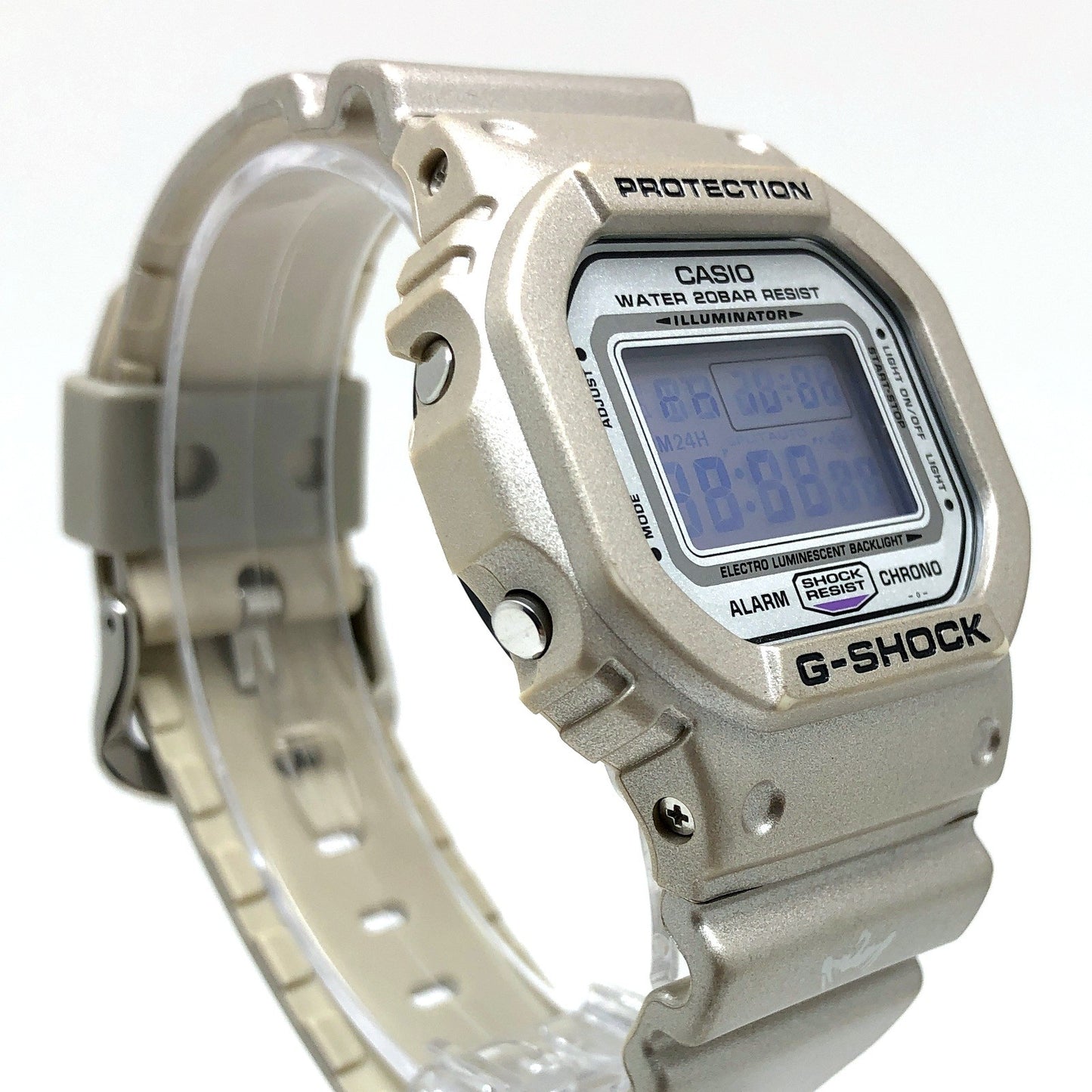 DW-5600CG-8Z スコーピオン(サソリ) シルバーゴールドメタリック