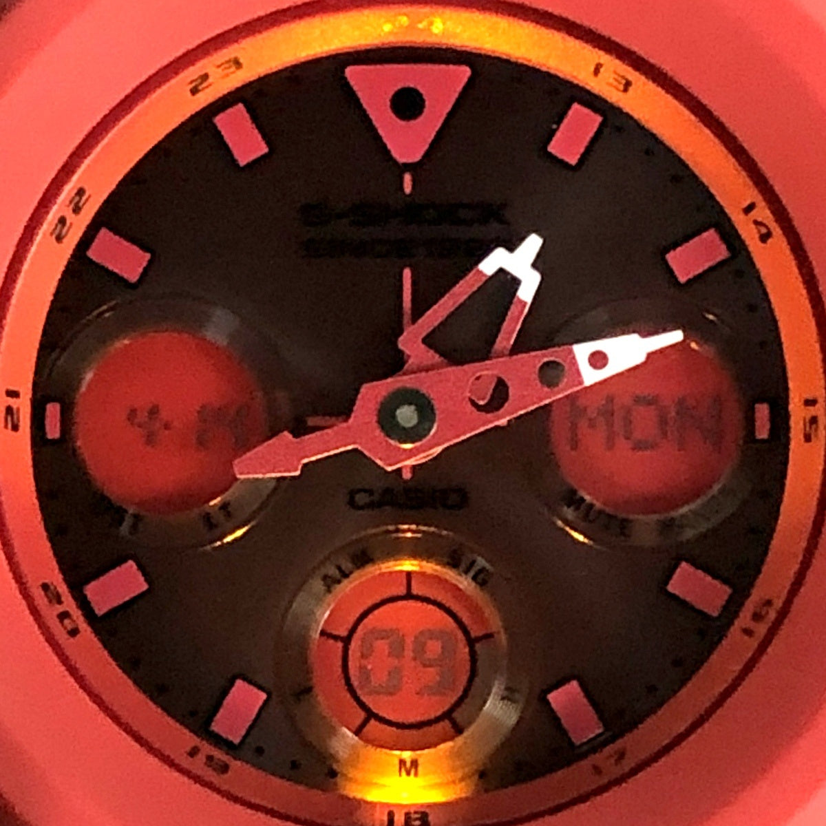 AWG-M535C-4A Gショック35周年記念モデル レッドアウト