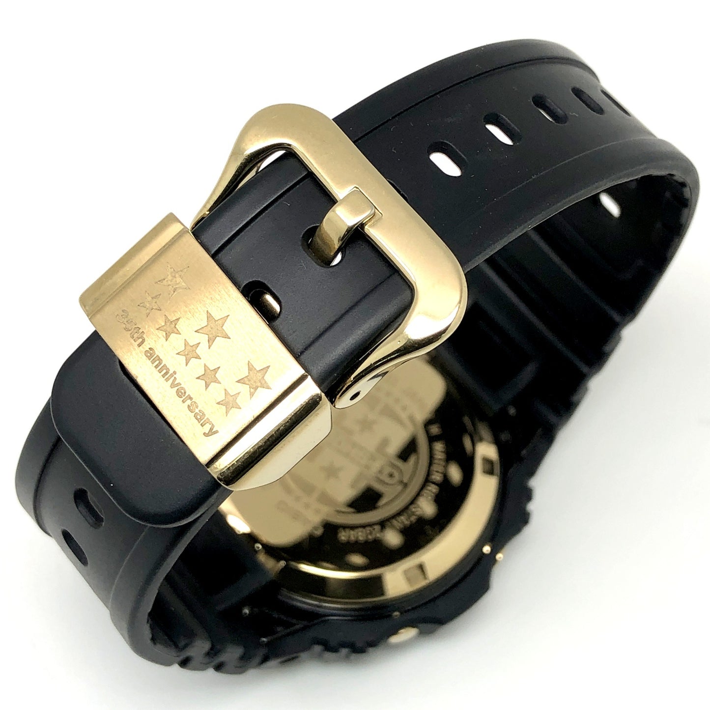 DW-5735D-1B スティング Gショック35周年記念モデル