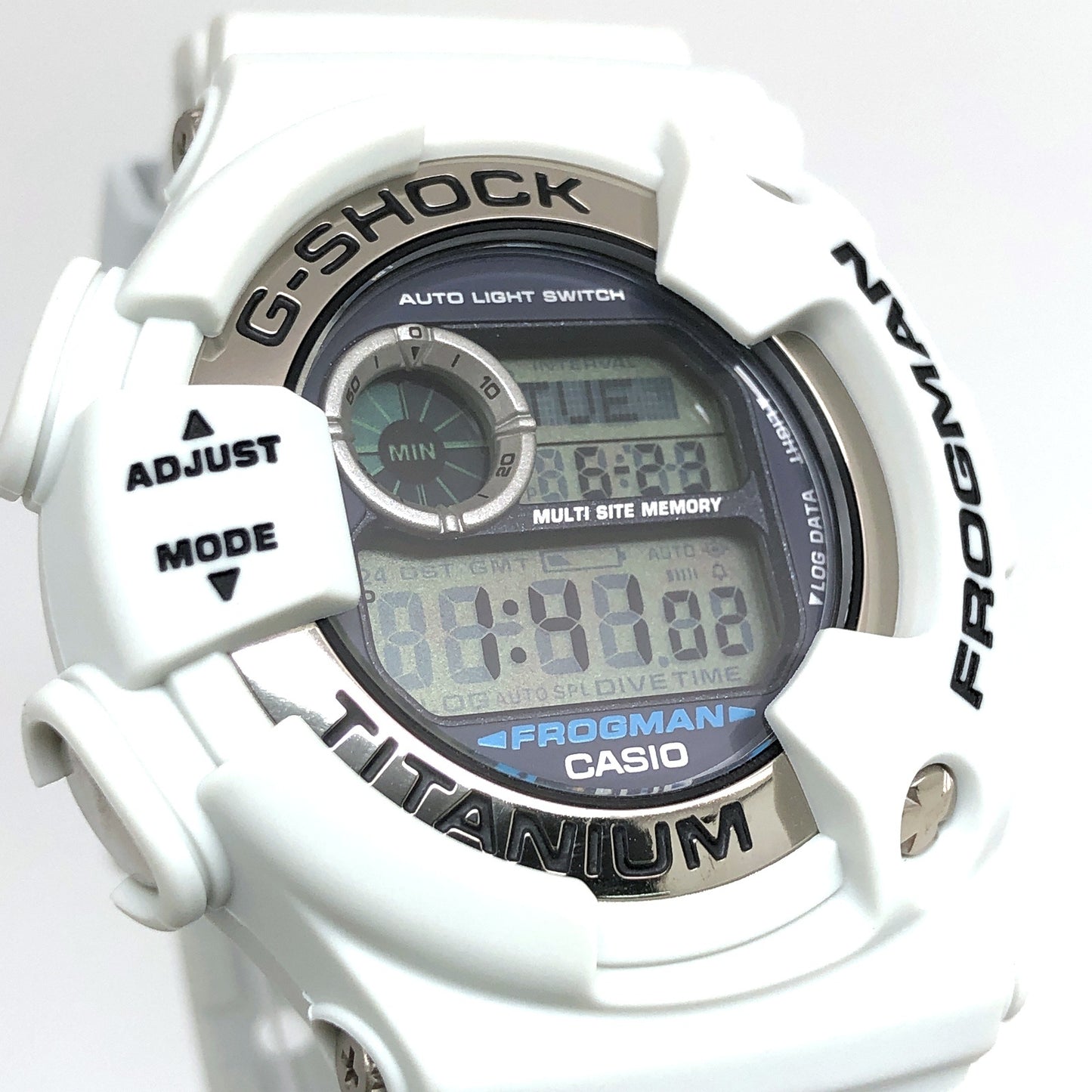DW-9900LG-8 3代目フロッグマン メンインホワイトグレー
