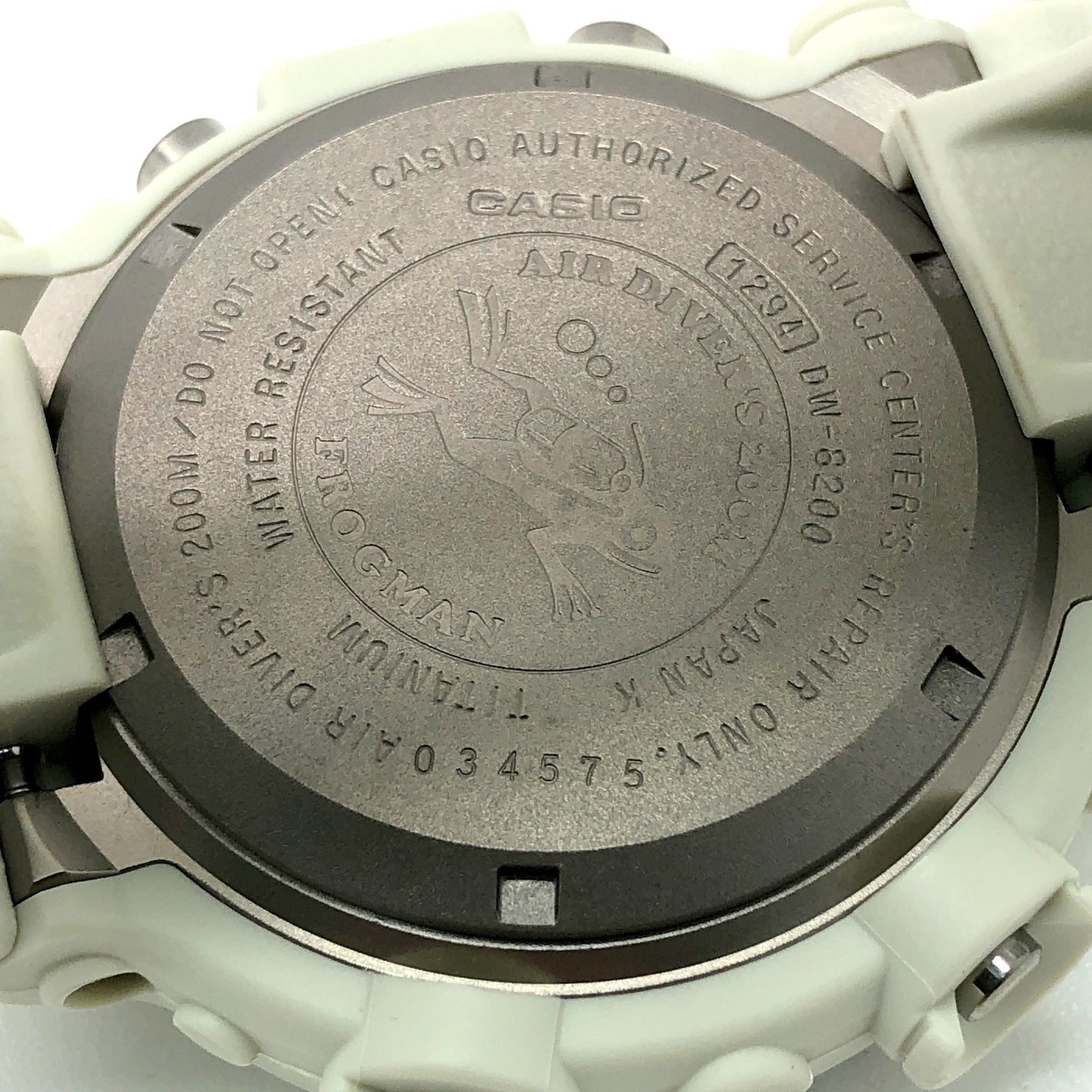 DW-8200LG-8 フロッグマン メンインホワイトグレー