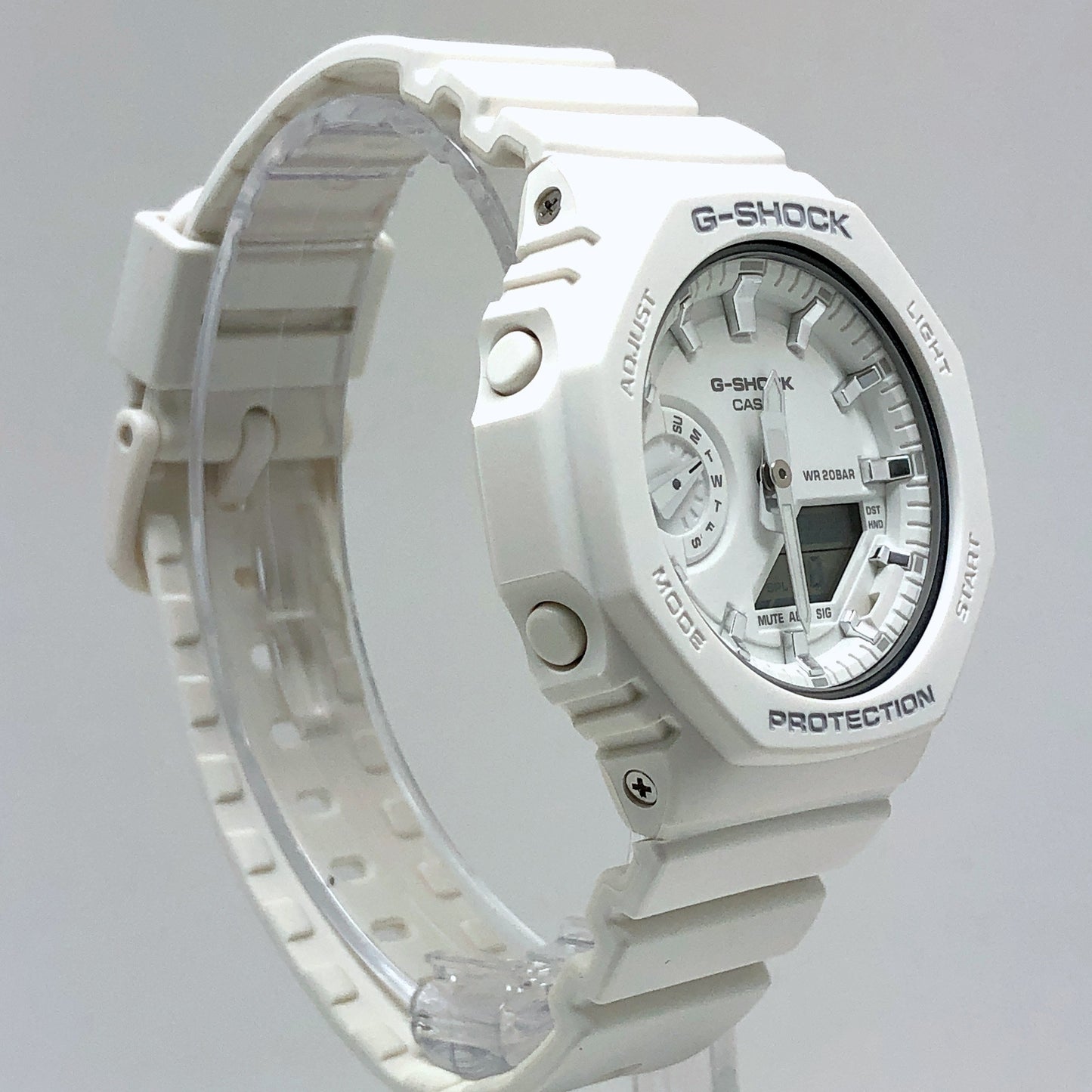GMA-S2100-7A カシオーク ミッドサイズモデル ホワイト×ホワイト