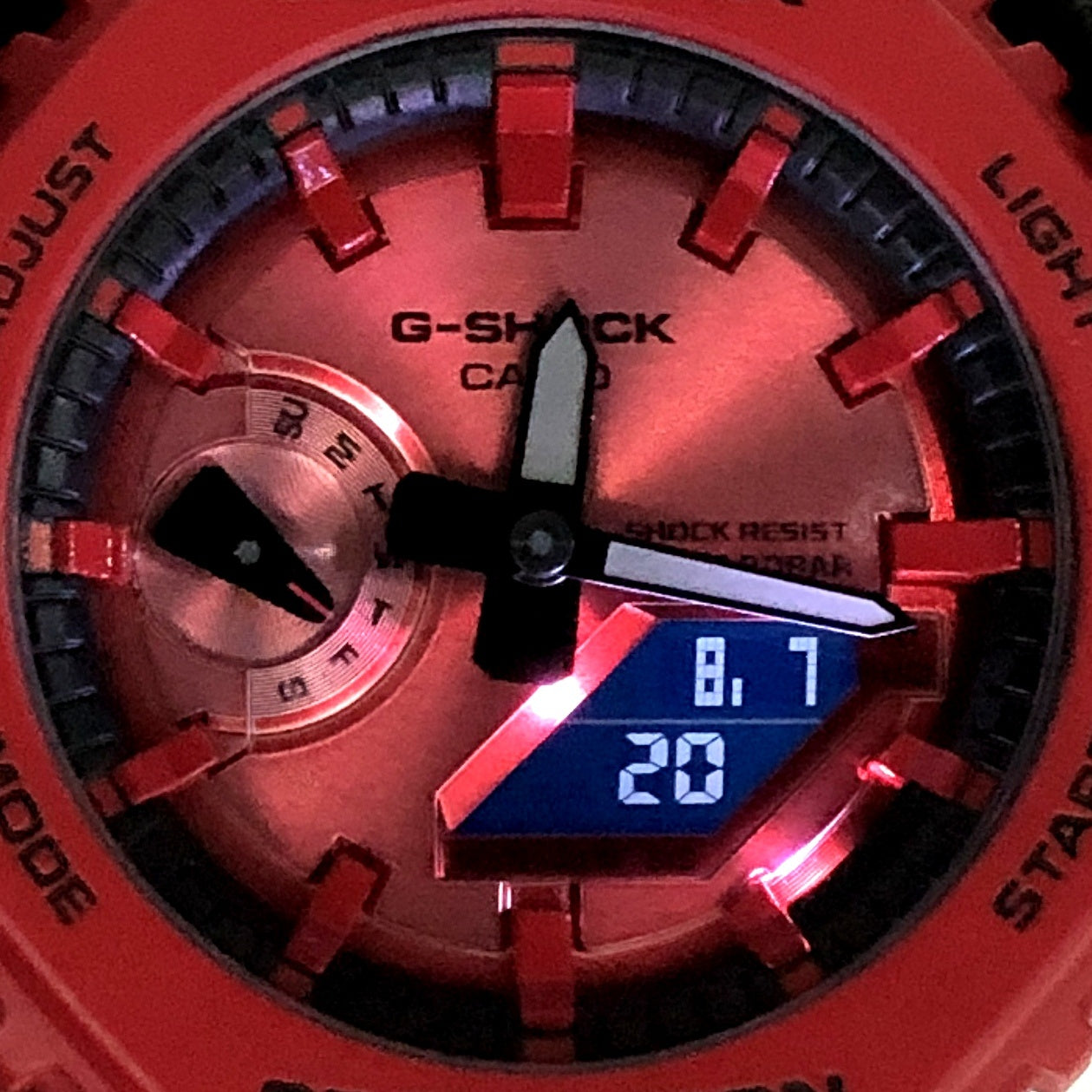 GA-2100RRB-4A カシオーク アイコニックレッド
