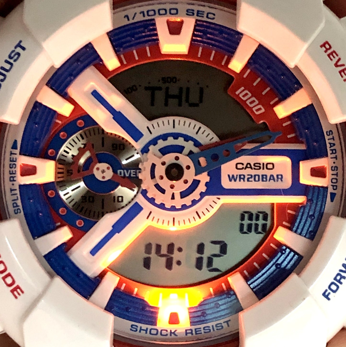 GA-110TR-7A ビッグケース ホワイトトリコロール