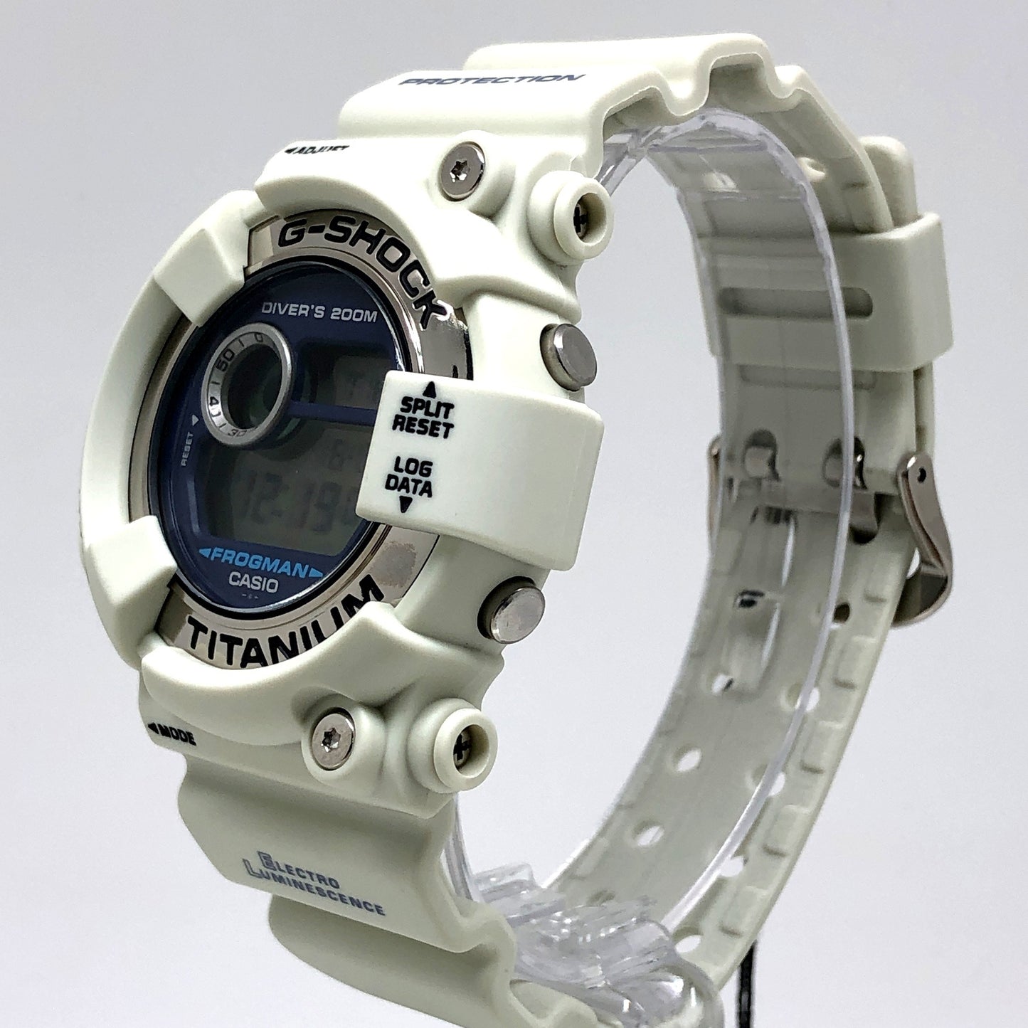 DW-8200LG-8 フロッグマン メンインホワイトグレー