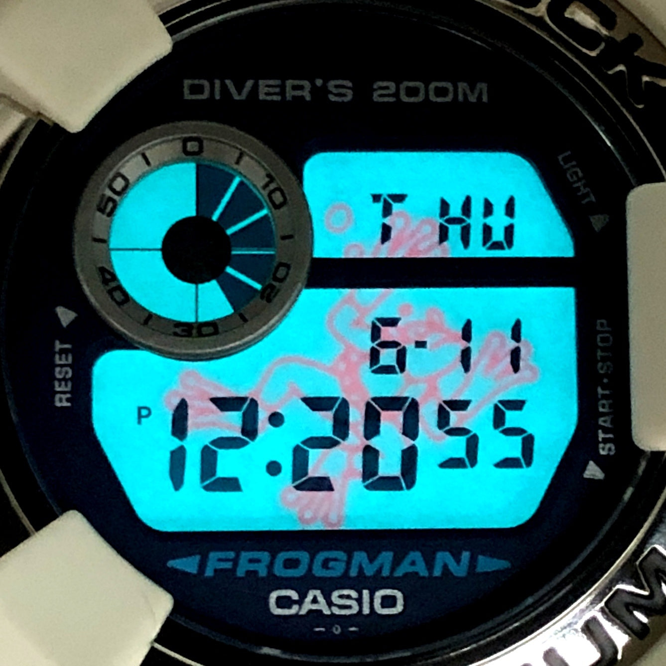 DW-8200LG-8 フロッグマン メンインホワイトグレー