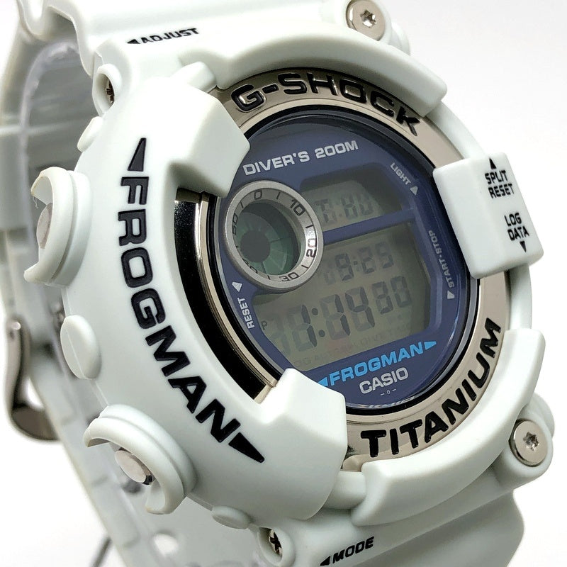 DW-8200LG-8 フロッグマン メンインホワイトグレー