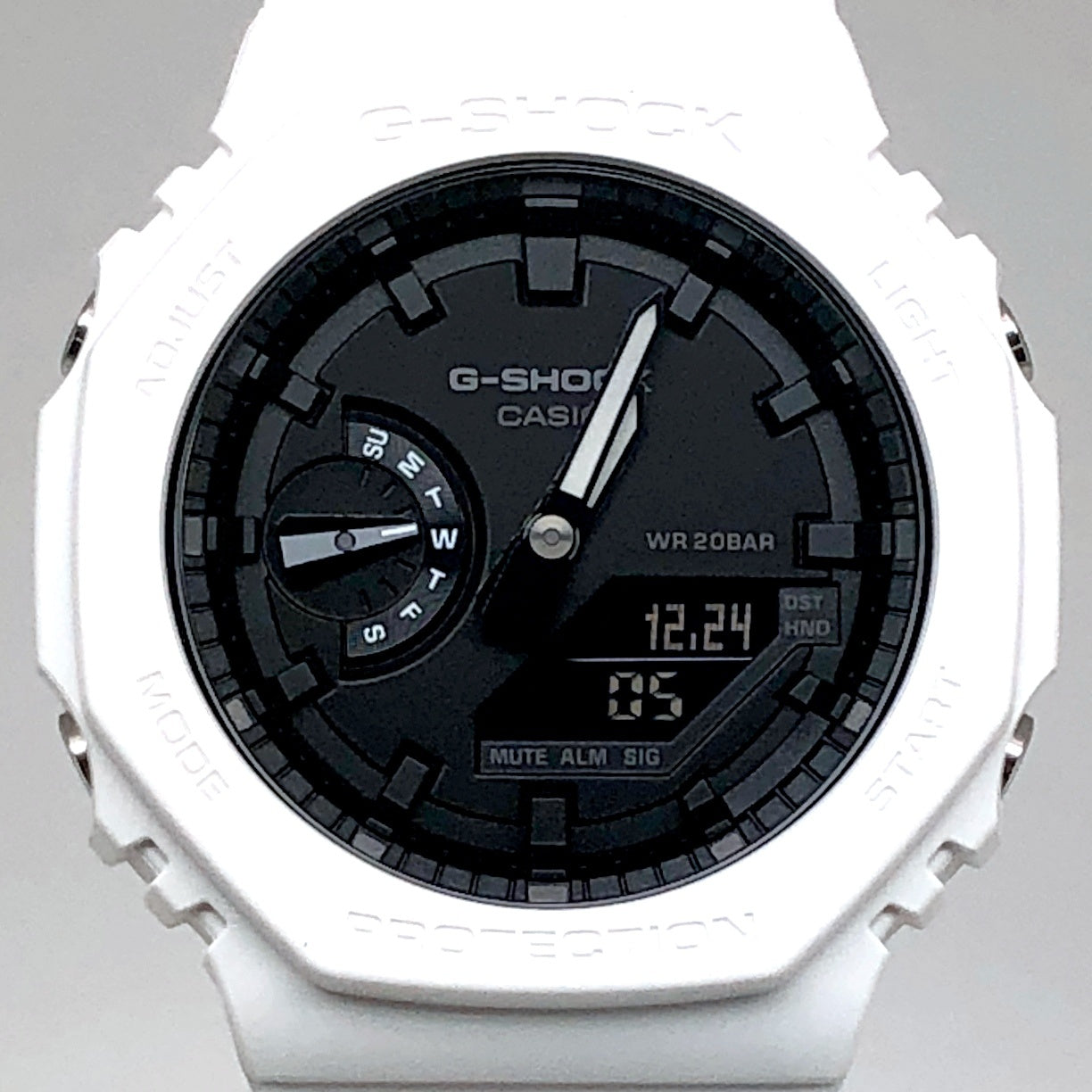 GA-2100-7A オクタゴン カシオーク ホワイト×ブラック