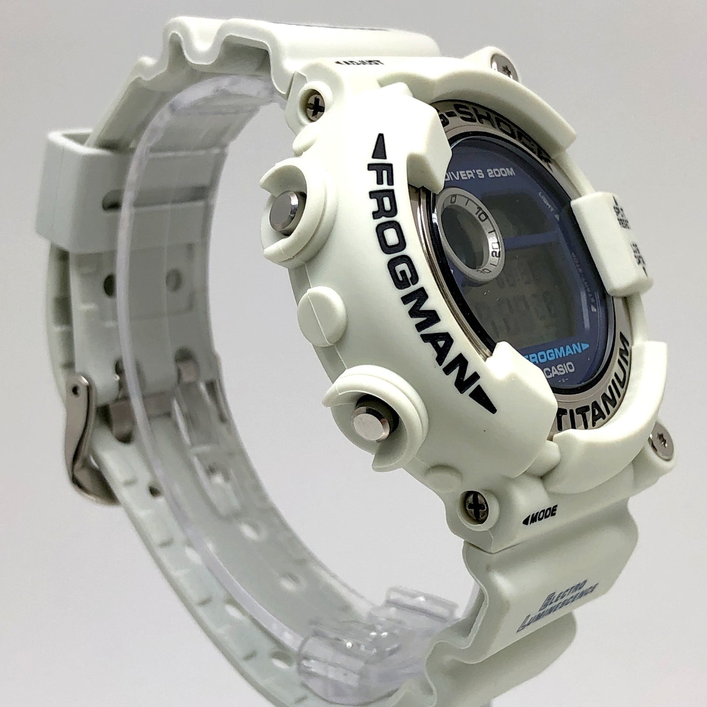 DW-8200LG-8 フロッグマン メンインホワイトグレー