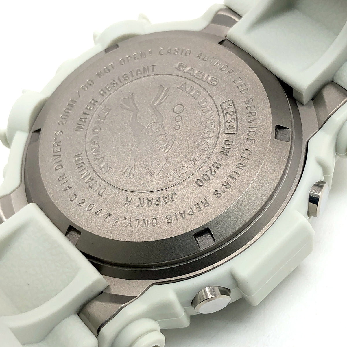 DW-8200LG-8 フロッグマン メンインホワイトグレー