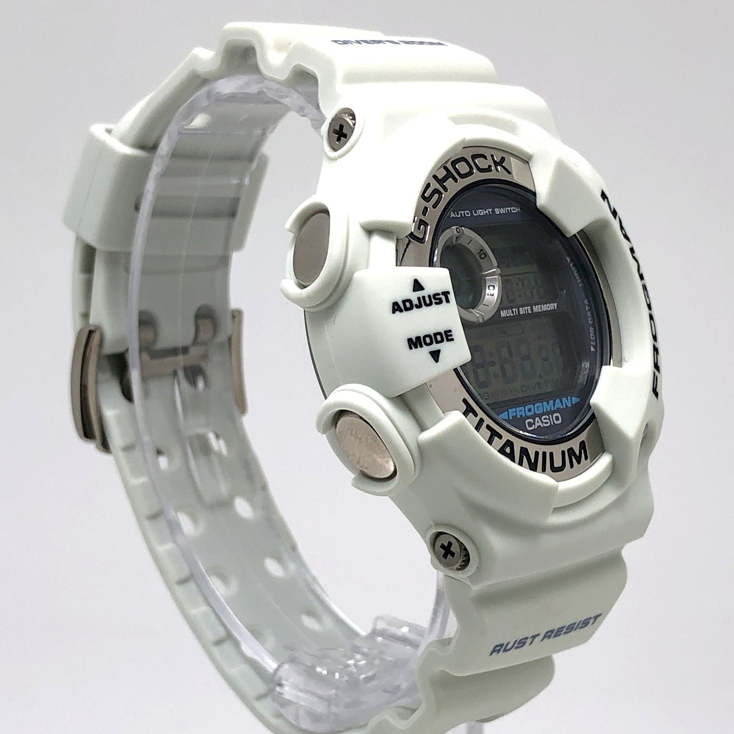 DW-9900LG-8 3代目フロッグマン メンインホワイトグレー