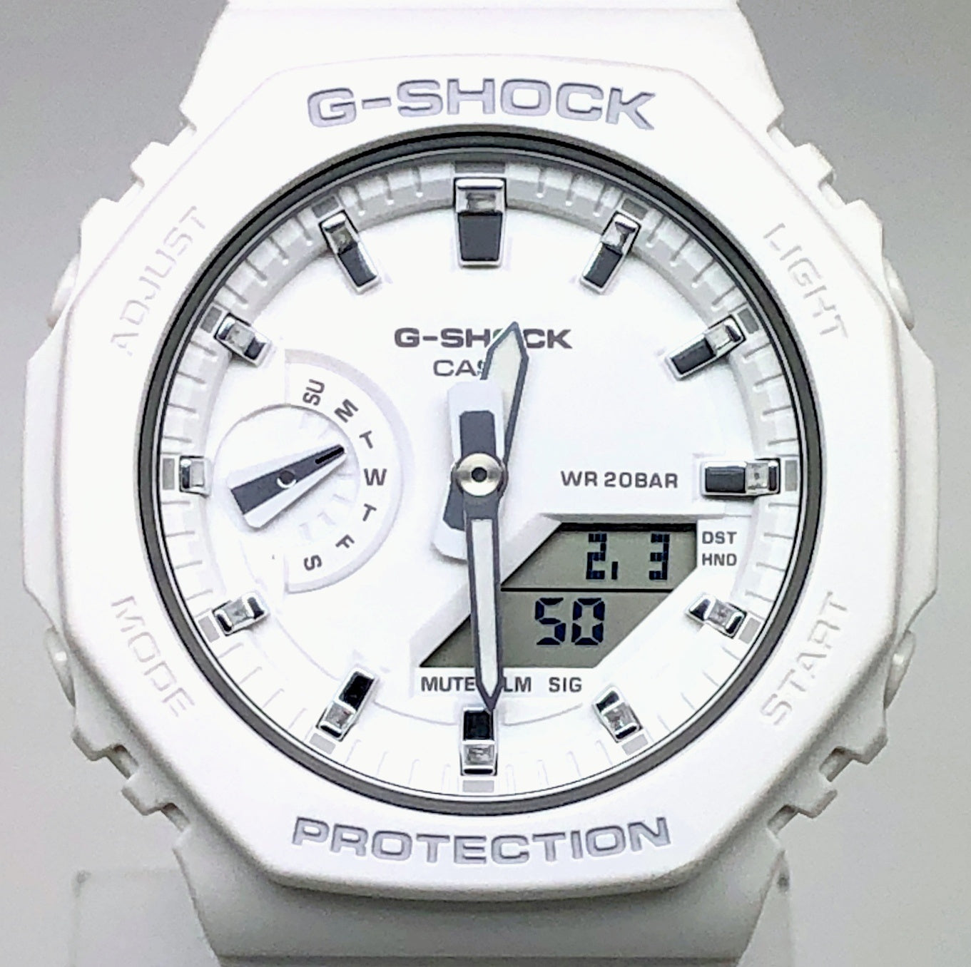 GMA-S2100-7A カシオーク ミッドサイズモデル ホワイト×ホワイト