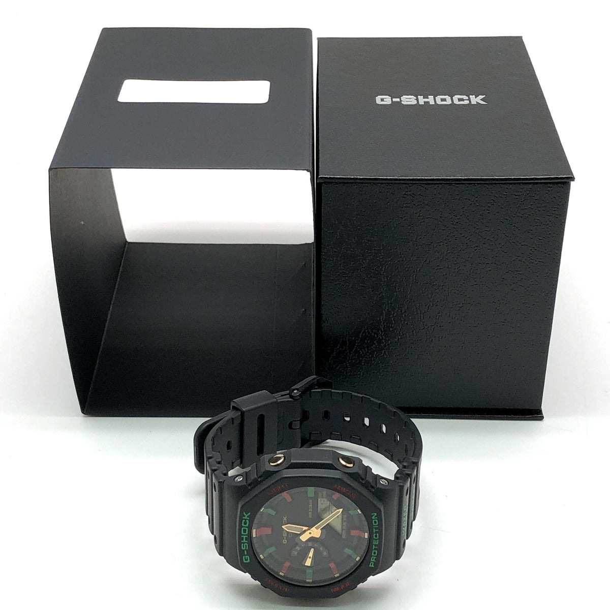 GA-2100TH-1A カシオーク ウィンタープレミアム クリスマスカラー