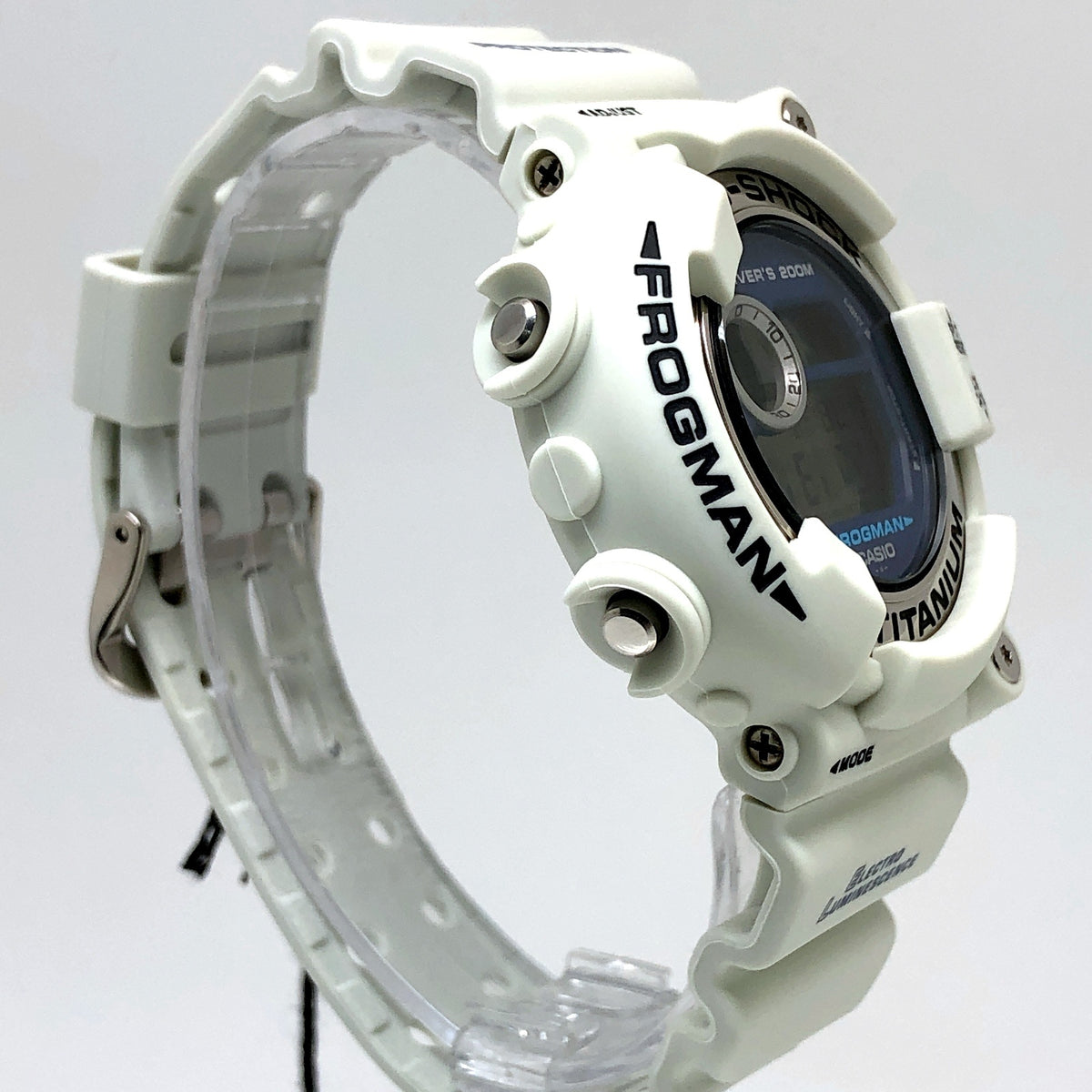 DW-8200LG-8 フロッグマン メンインホワイトグレー