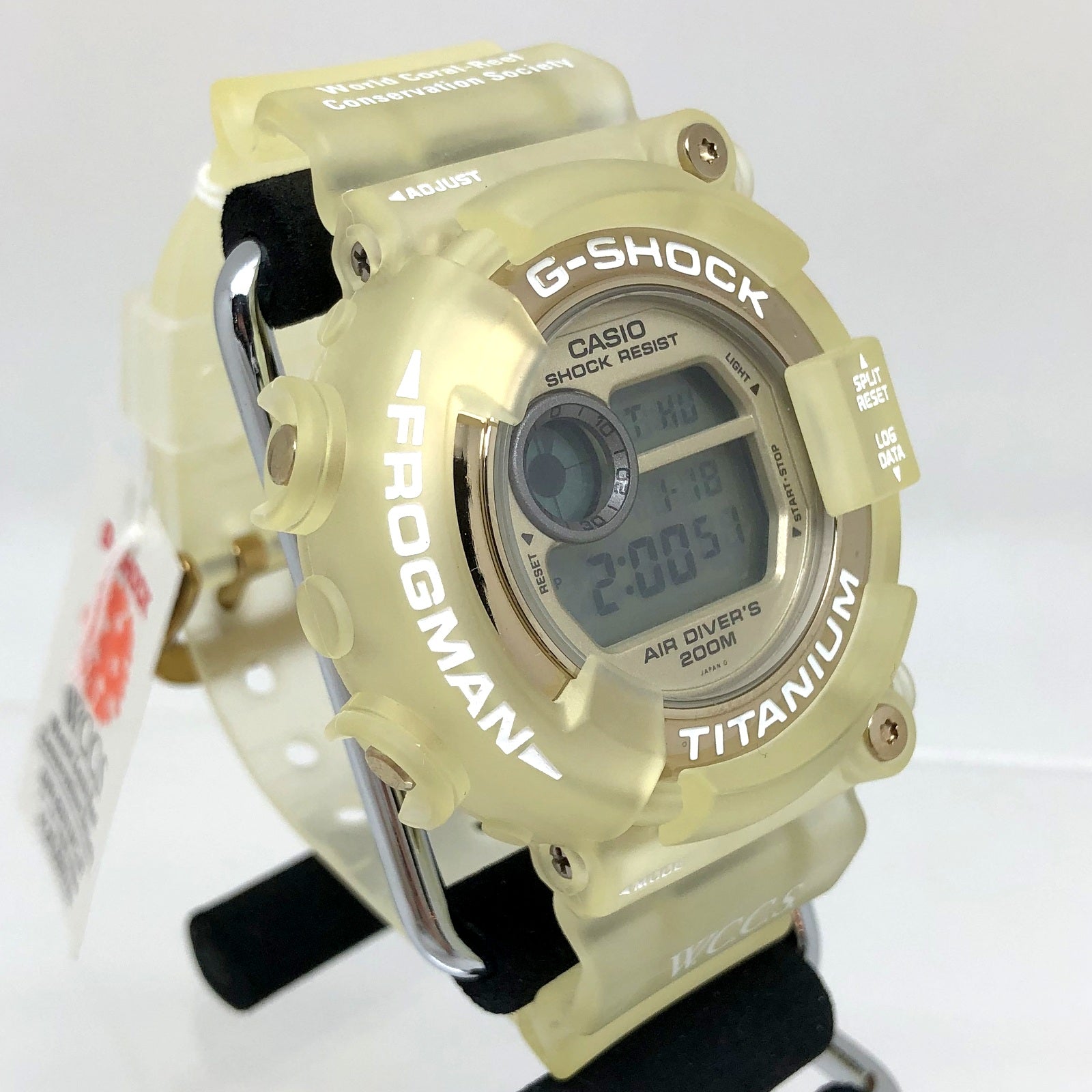 熱い販売 CASIO◇腕時計/デジタル/素材シリコン/DW-8201WC-9T 腕時計 