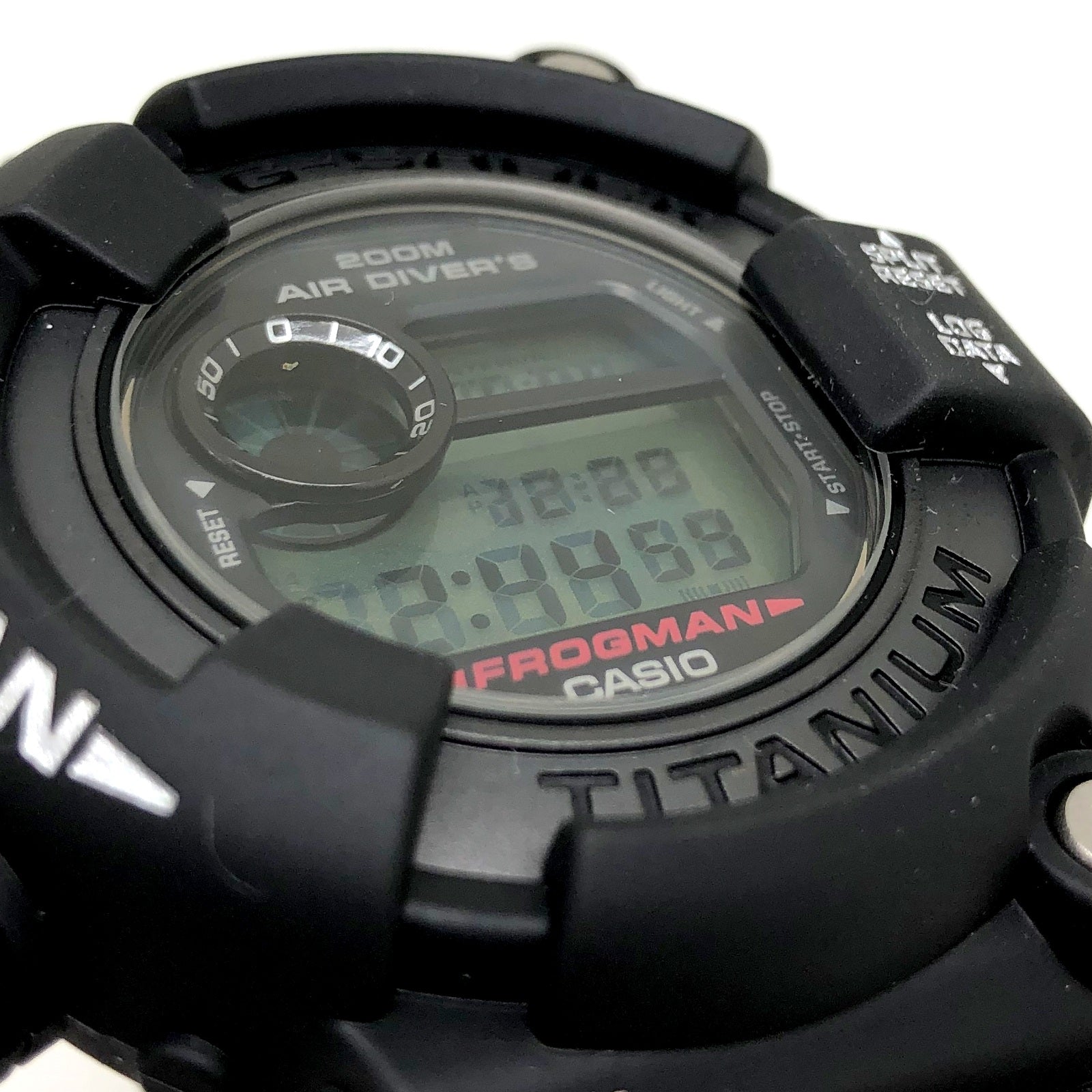 g-shock dw-8200zu-1t時計